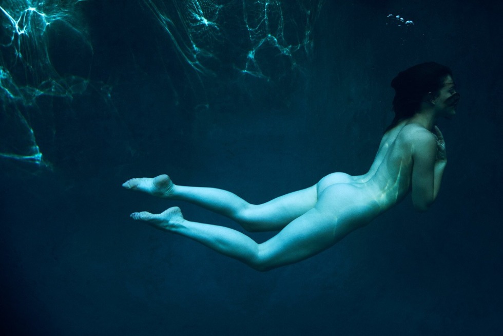 Naked girls underwater