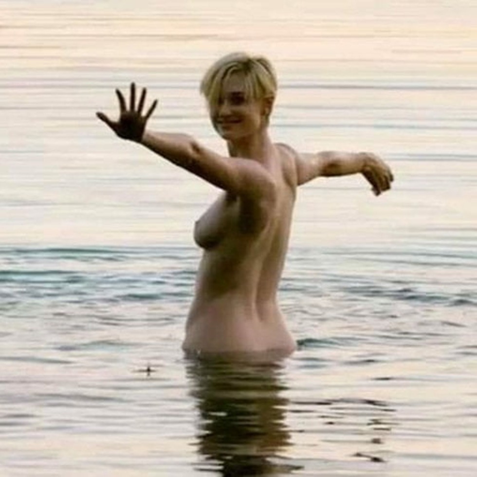 Elizabeth moron topless