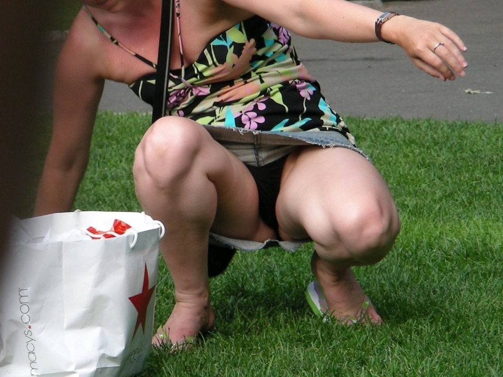 Adult women without panties