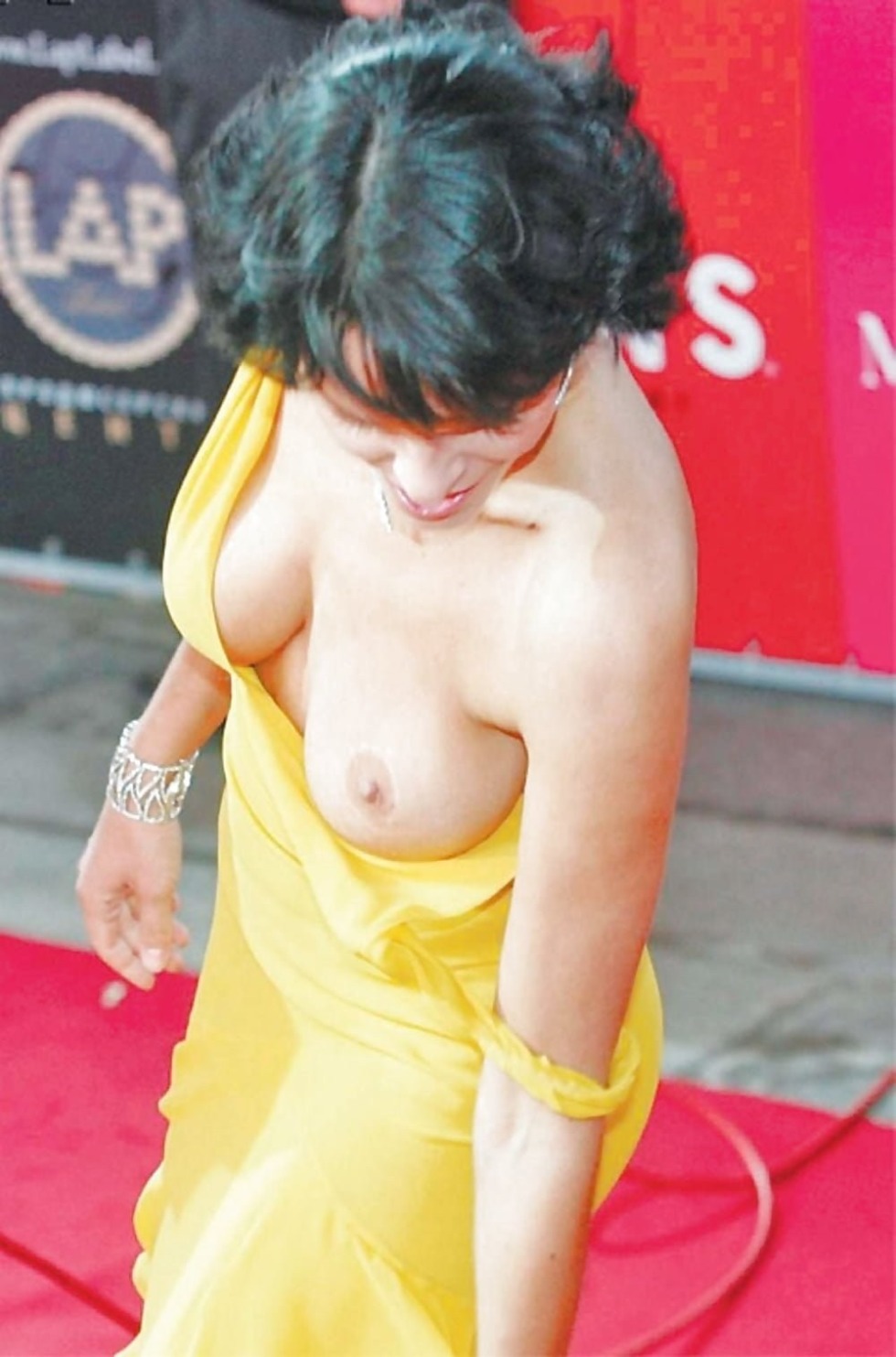 Anastasia Slanevskaya breasts exposed