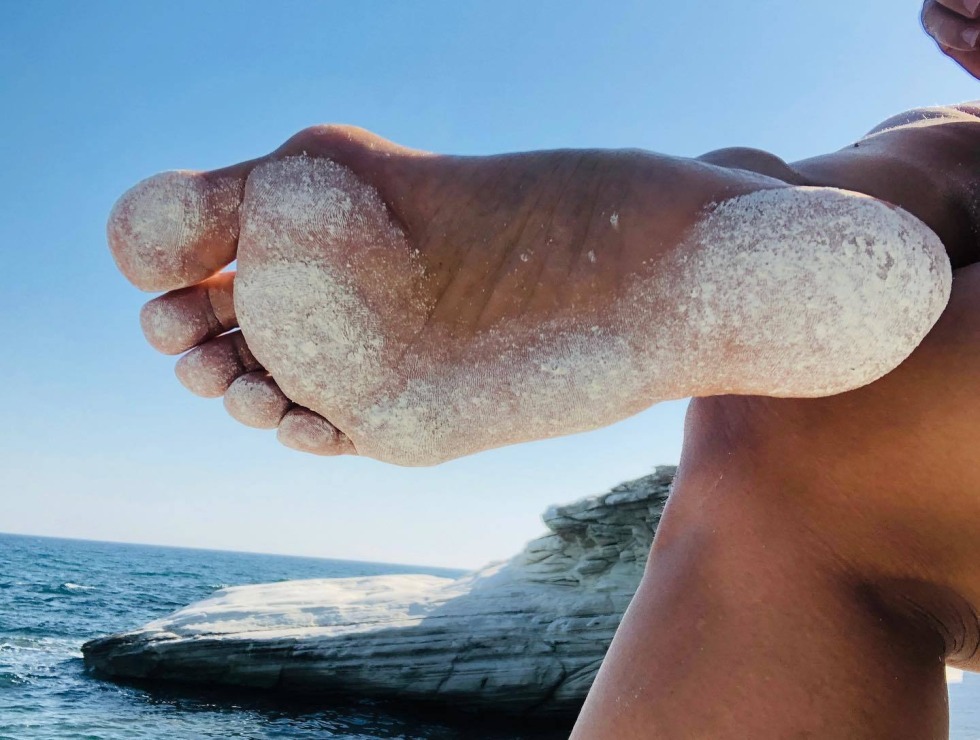 Irina Pegova barefoot