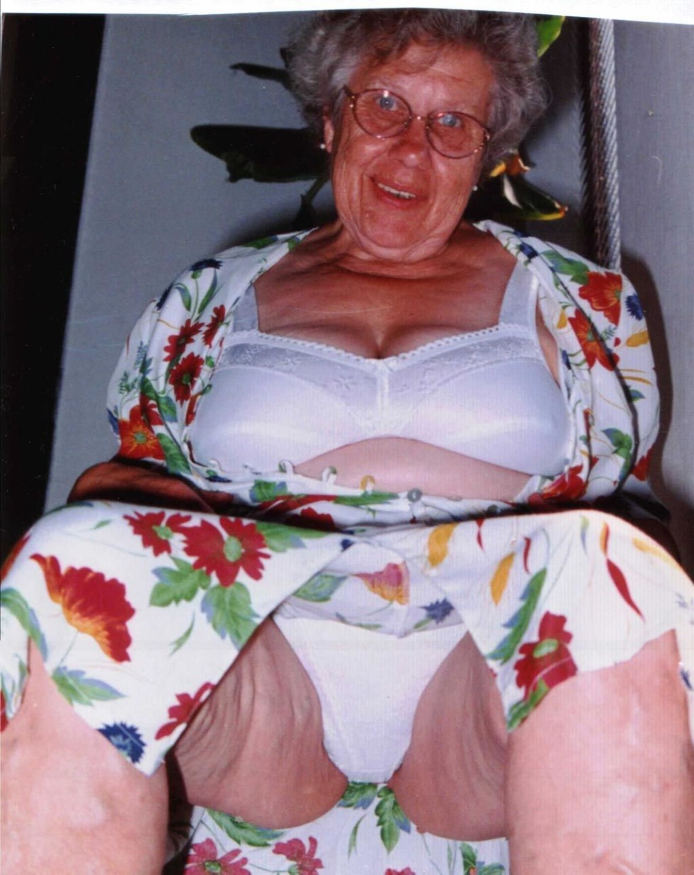 Old and thick grandmas in shorts