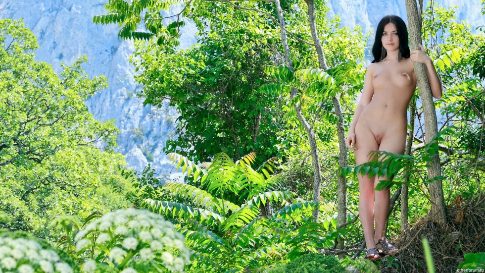 Liv Wild Porn actress photo shoot