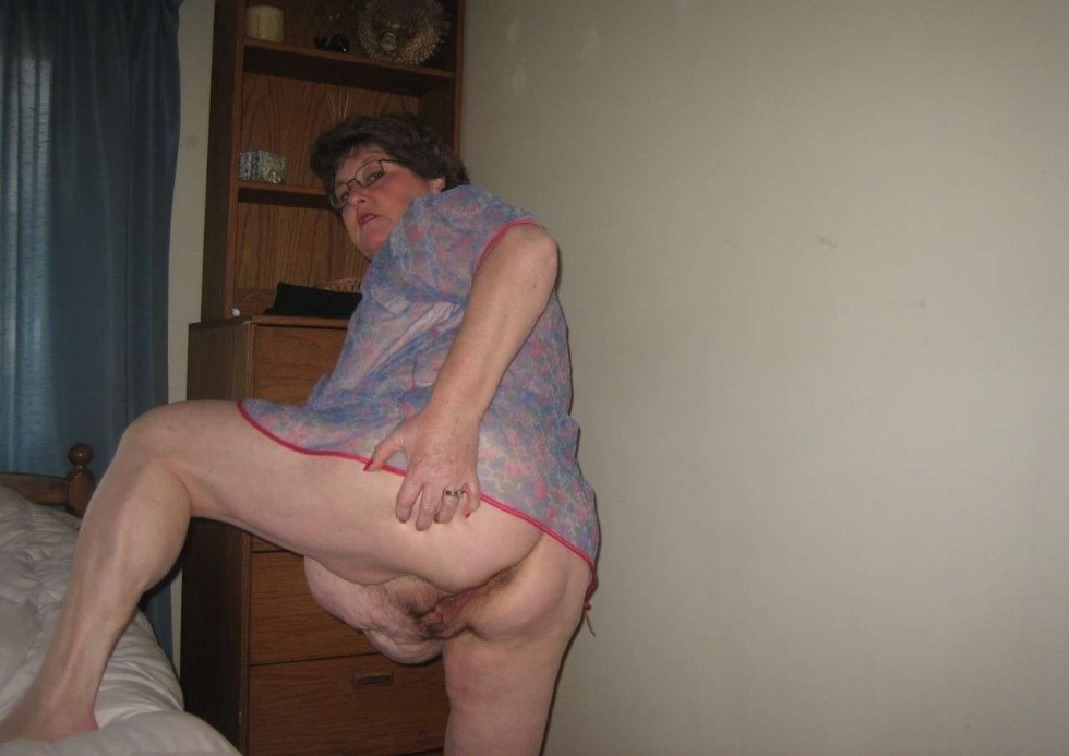 Old women without panties homemade