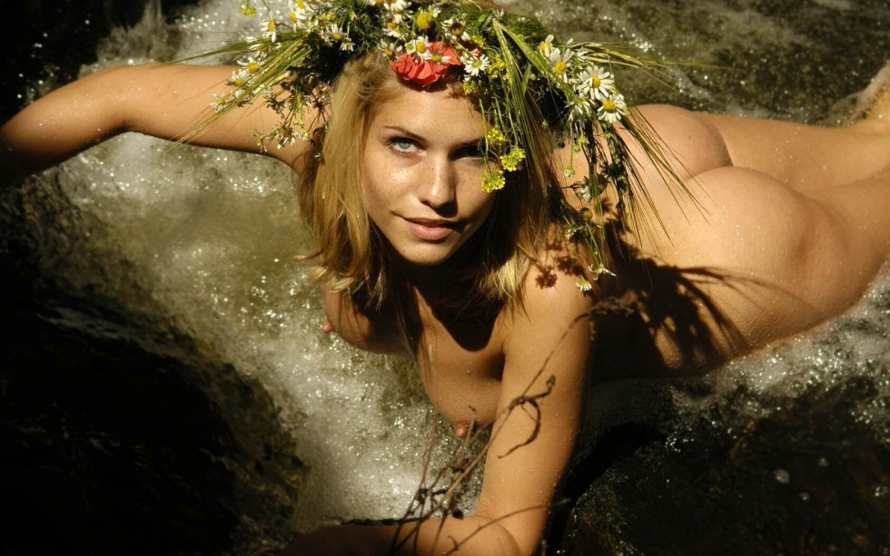 Nude photo shoot in the style of Ivan Kupala