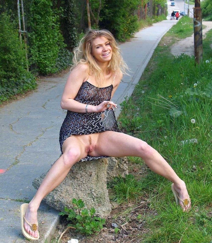 Dressed top without panties private