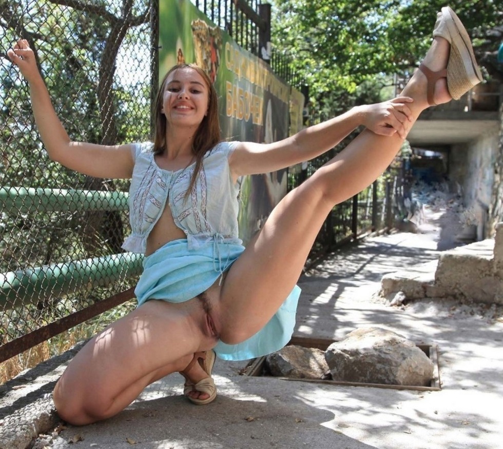 Putting your legs without panties