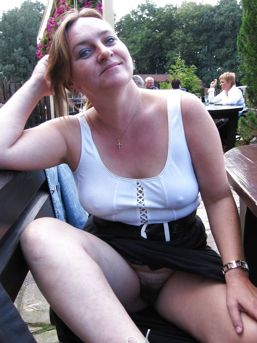 Russian mature under the skirt