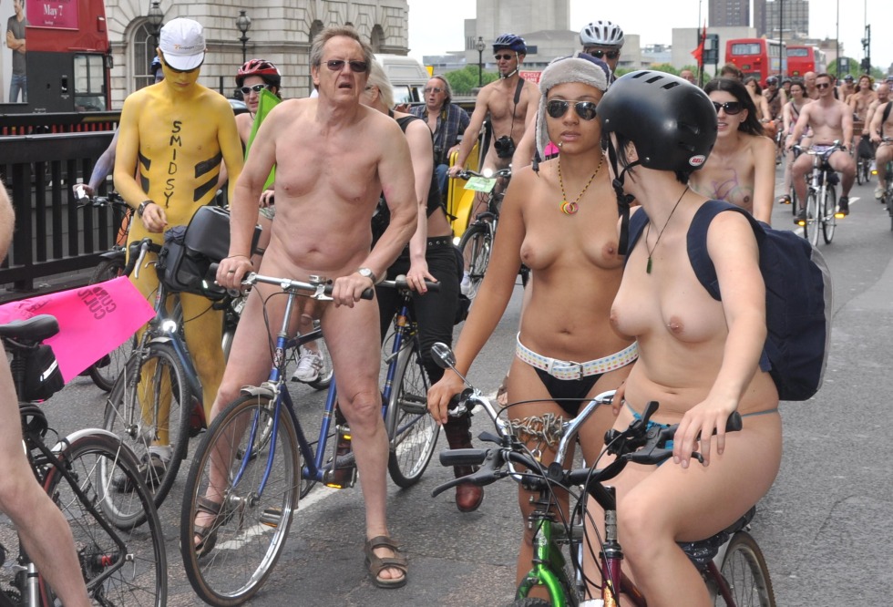 World bicycle racing naked