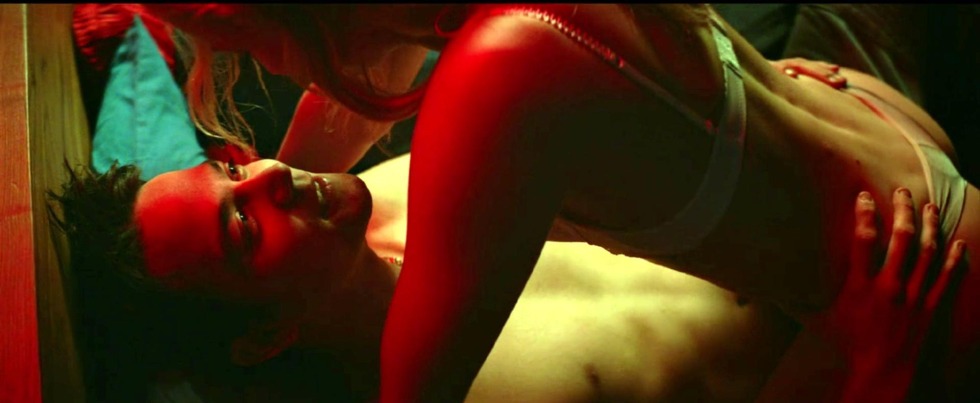 Sophie Turner Erotic scenes