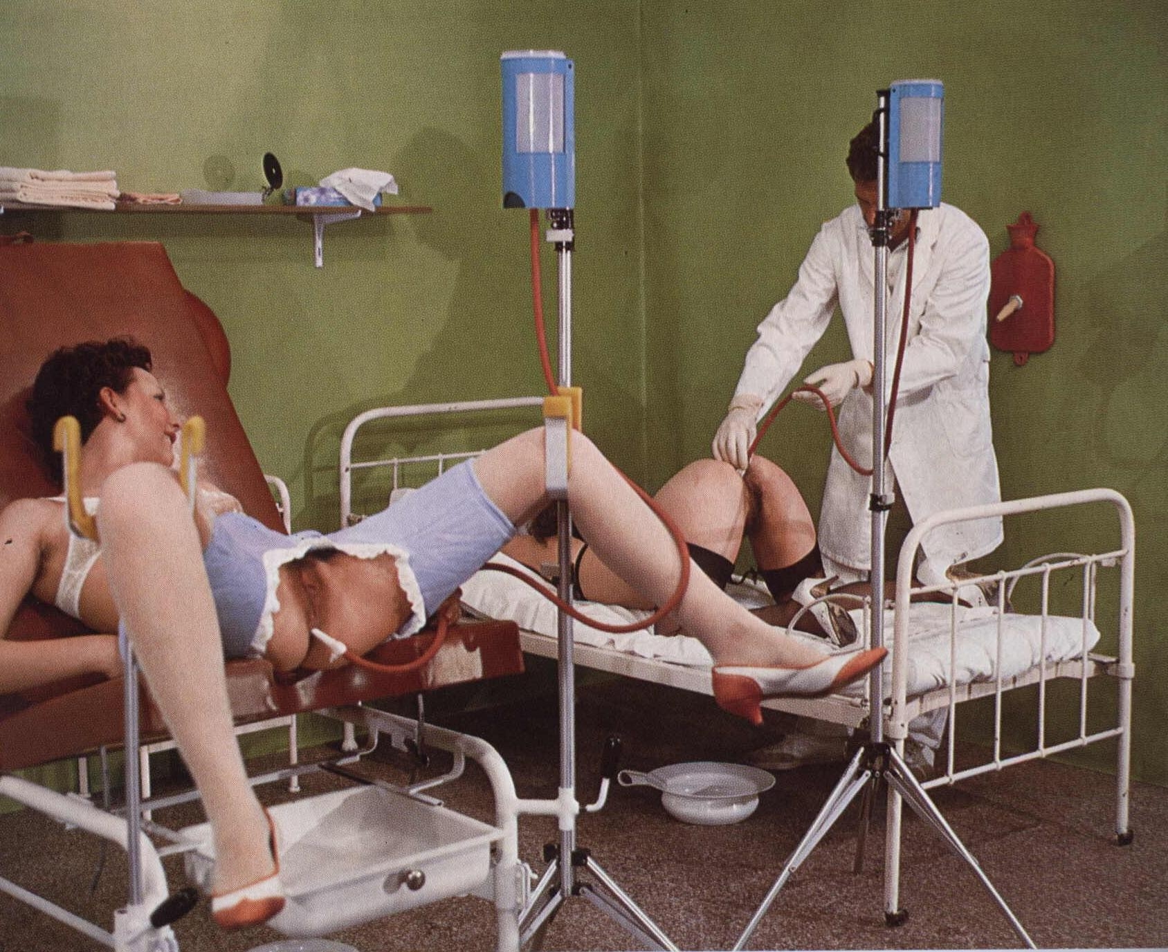 порно ретро фильм медсестры в больницы фото 20