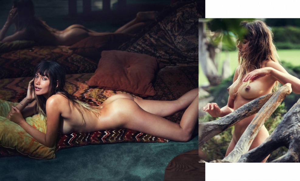 Kelly Brook Play Bow