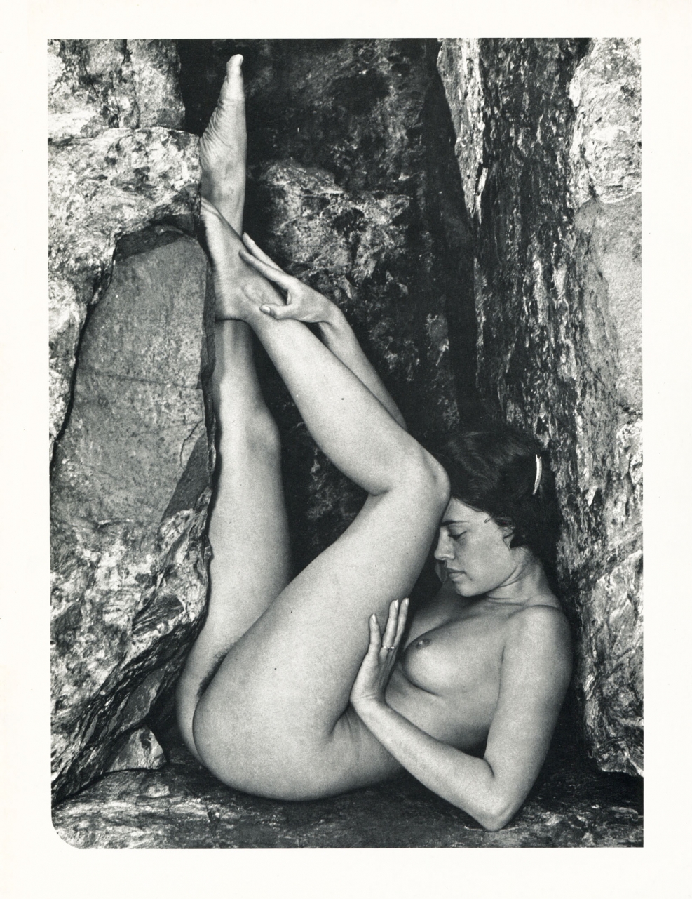 Erotic paintings by Eduar Henri