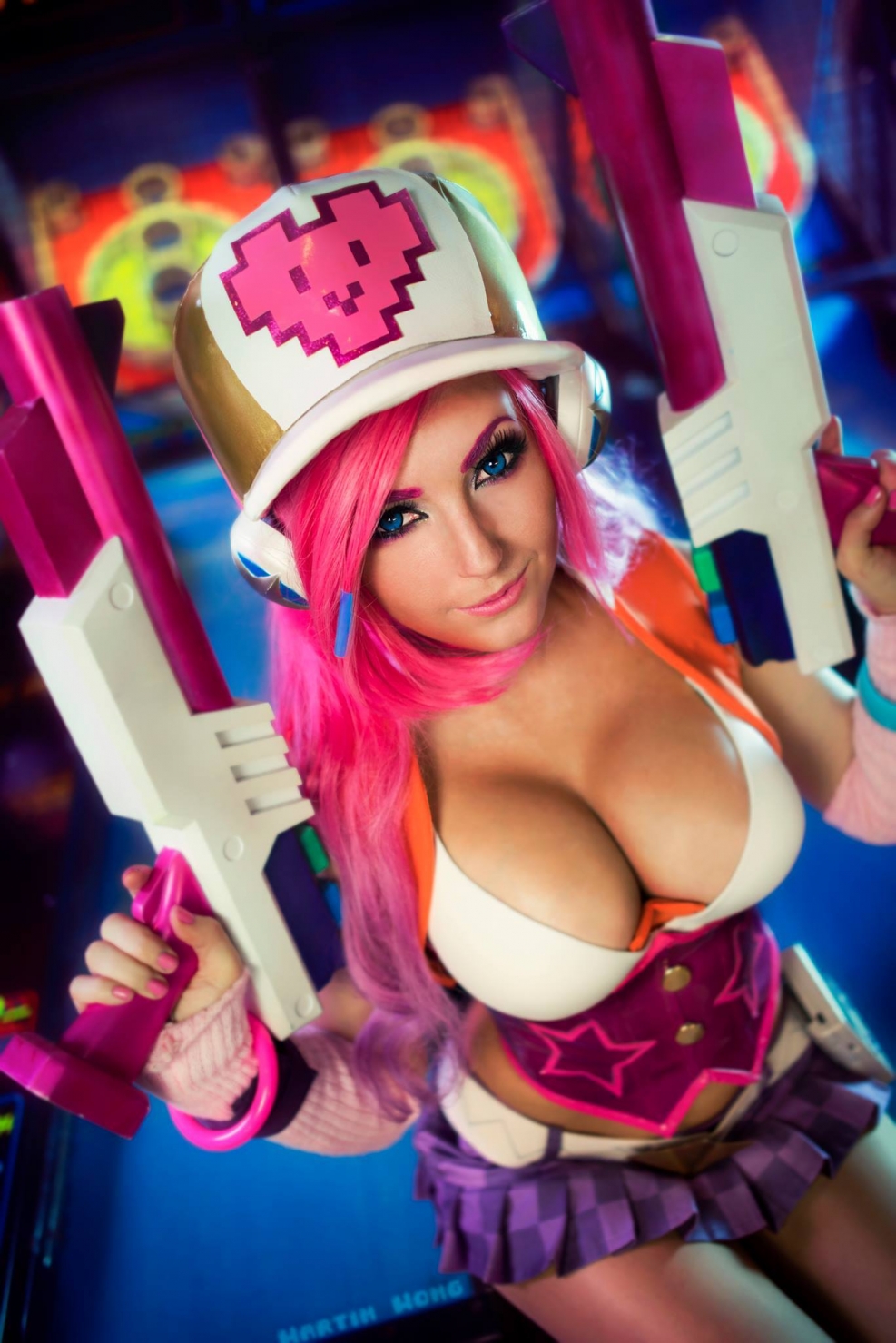 Jessica Nigri Cosplay Miss Fortune