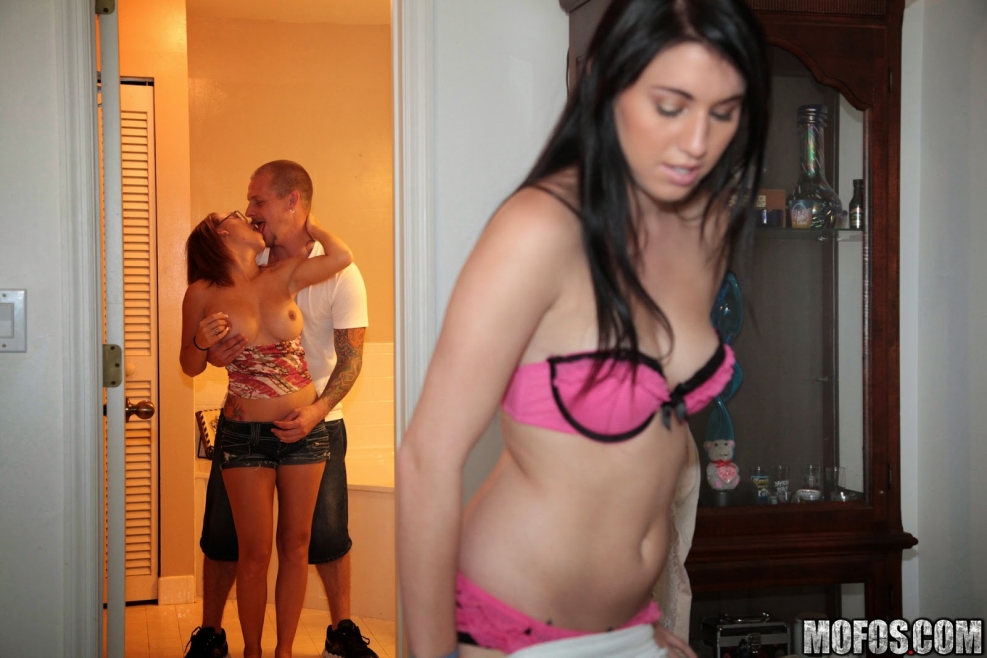 Sisyastuyu fucked the girl from the first person