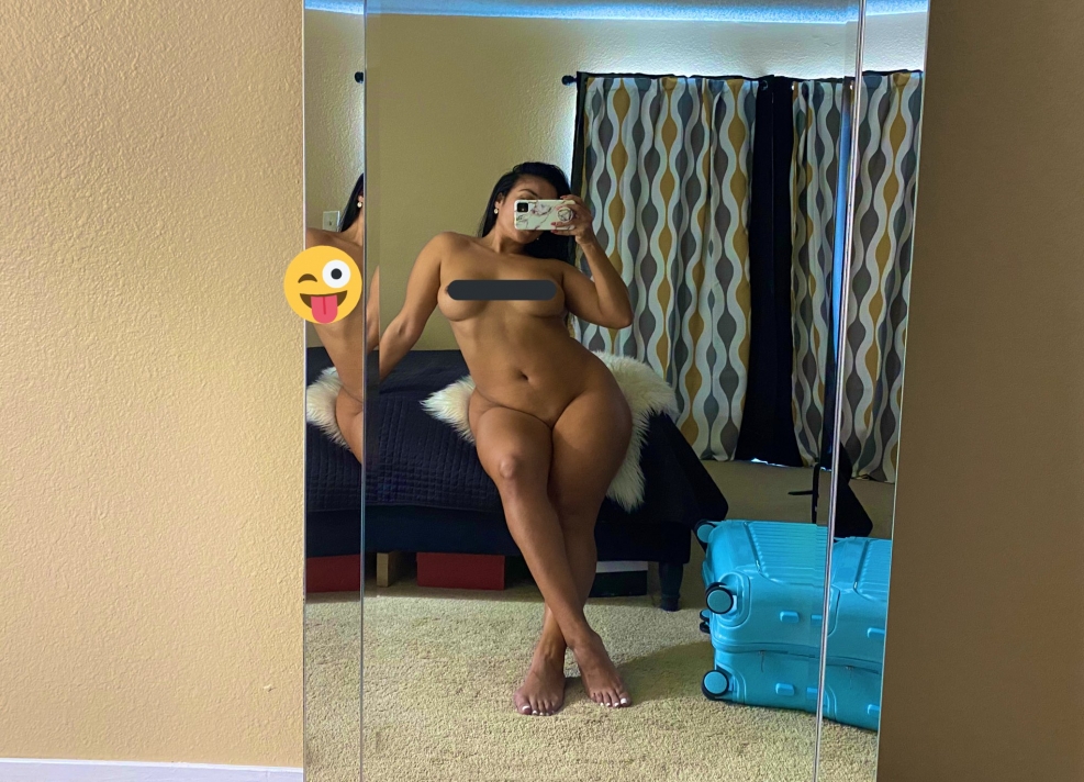 Watch porn movies with Mazee The Goat