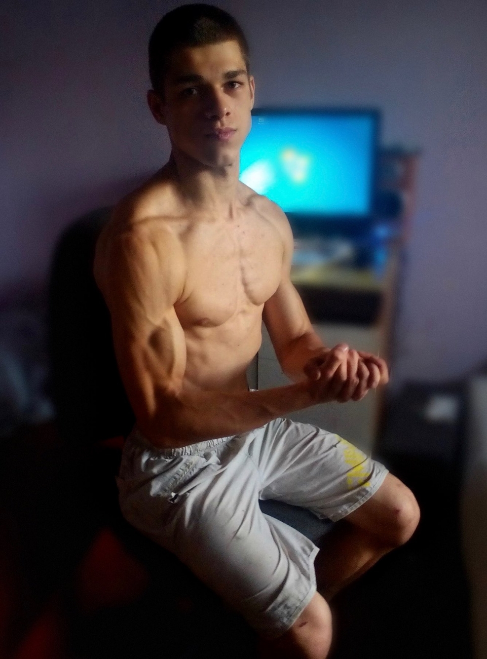 NEXTDOORTWINK - Toys for Twinks - Julian Bell & Avery Jones