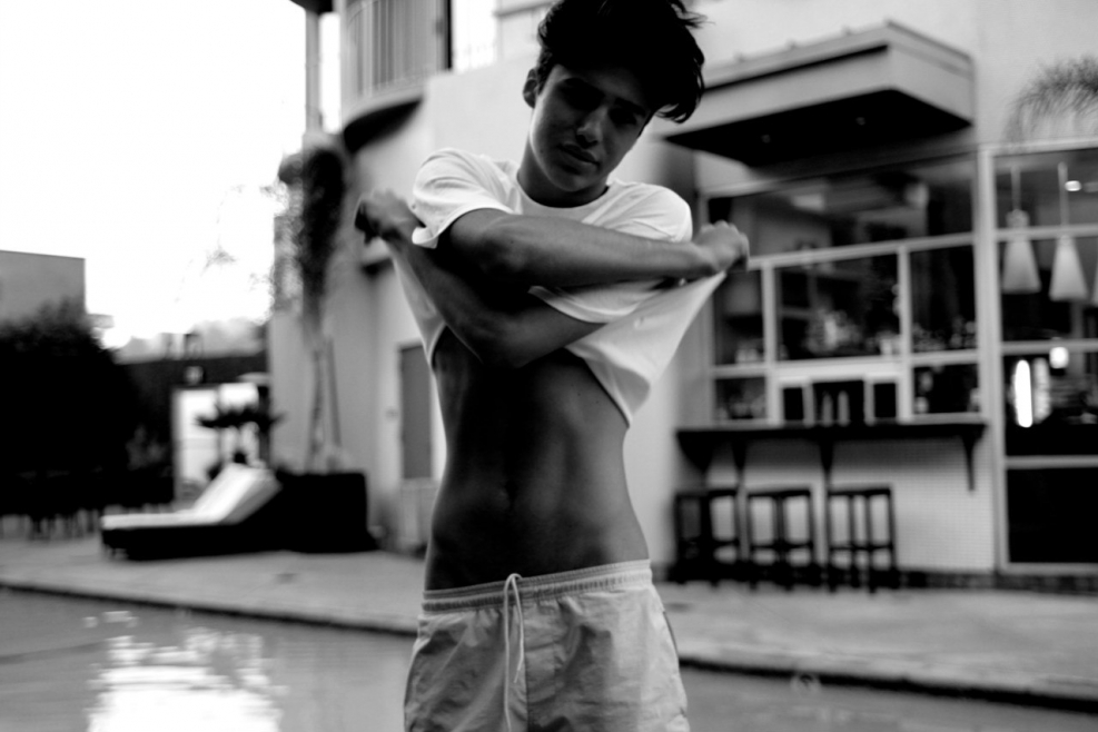 Youtyub girl sings beauty roma acorn video