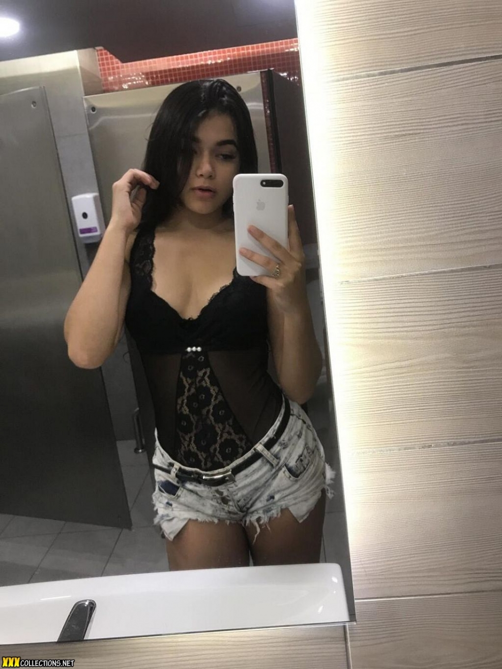 Sofia Vergara in Lower