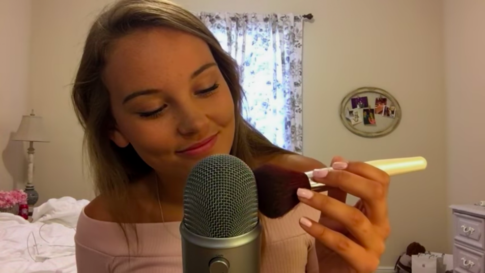 Gwen GVIZ ASMR