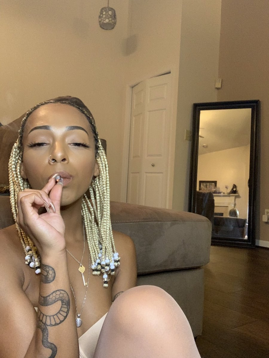 Curly Mulatte Pornstar