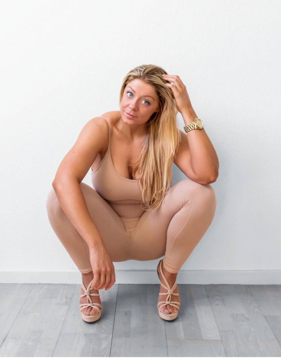 Mia Sand (Mia Sand) - 18 +