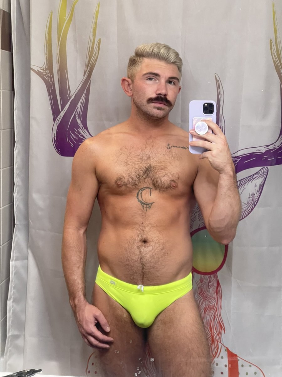 Brey Wayatt new image pencil