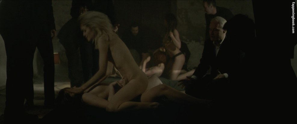 Nymphomaniac scene blowjob