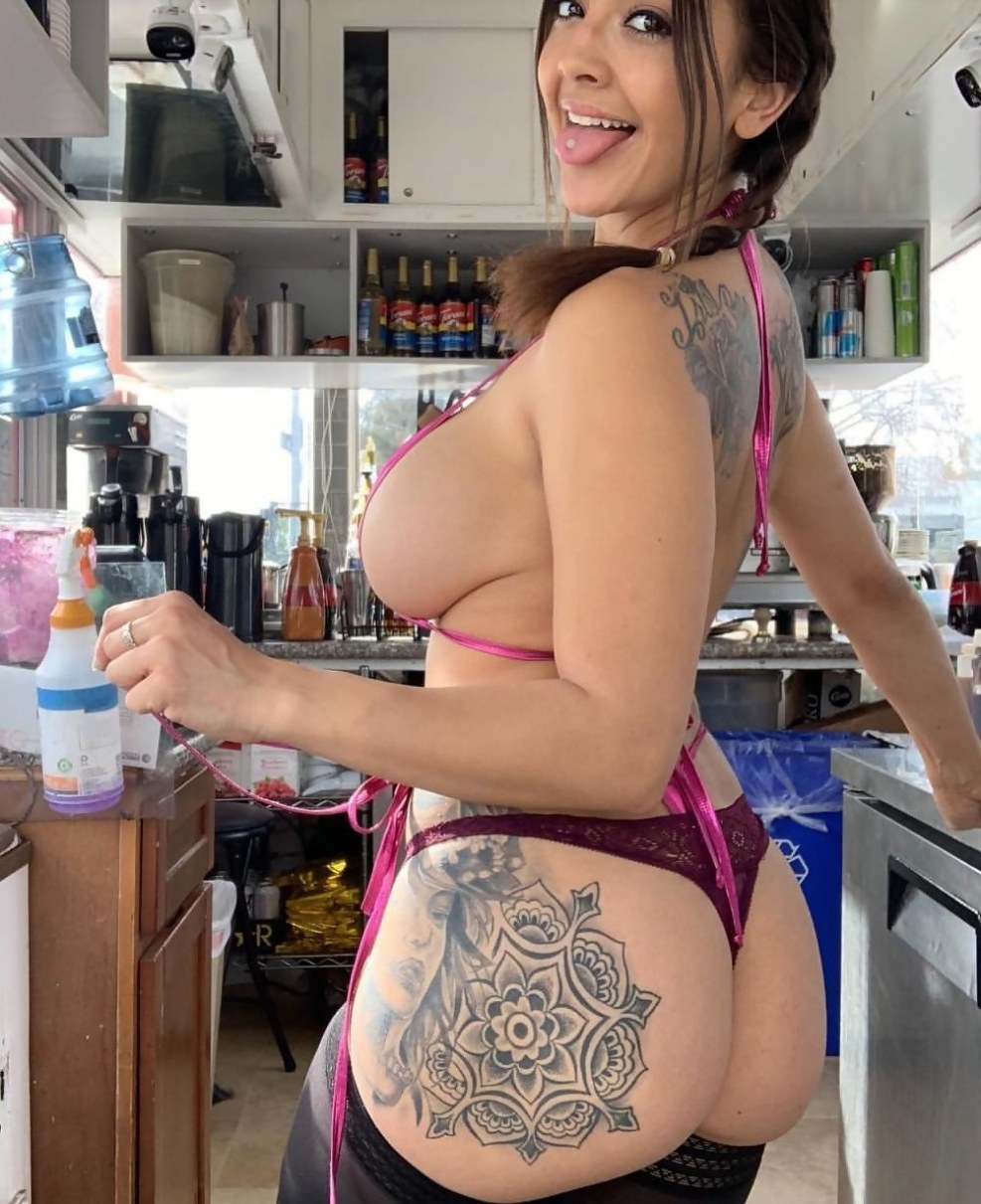 BRIANNA DALE BARISTA PAKADAP