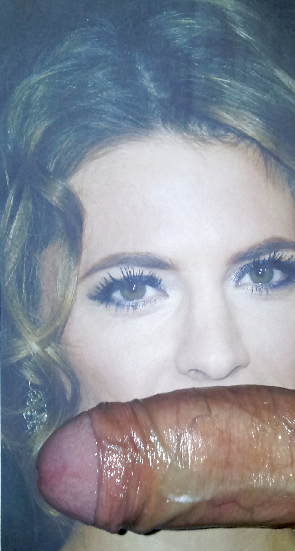 Mill Katich and Molly Quinn lesbian