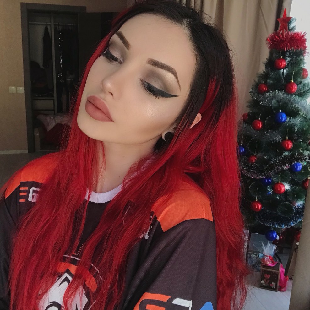 Model British Razazi