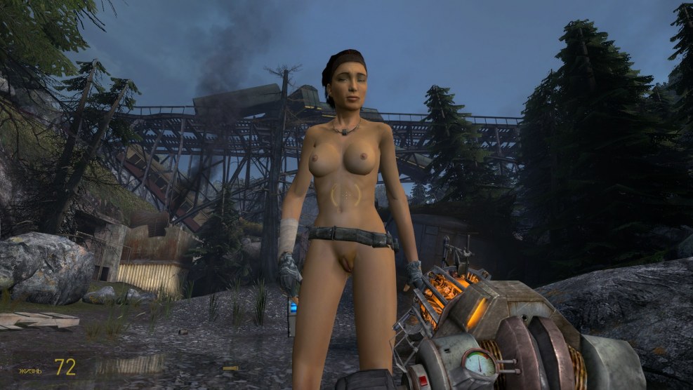 Naked heroine Alex Vance from Half-Life 2 game