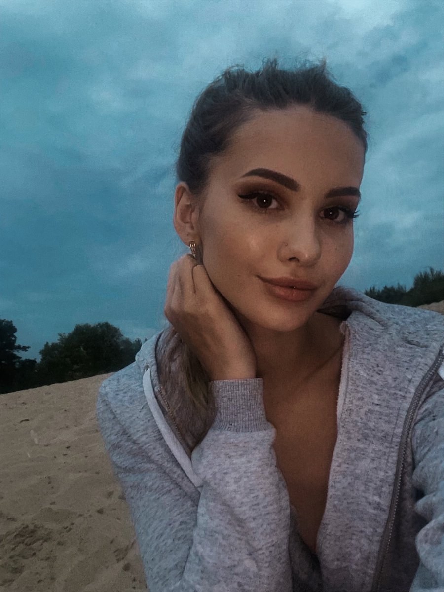 Sasha Unic (22 photos)