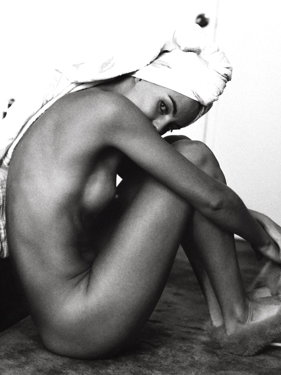 Elyse Taylor Stuns in Nude by Nature's Latest Campaign