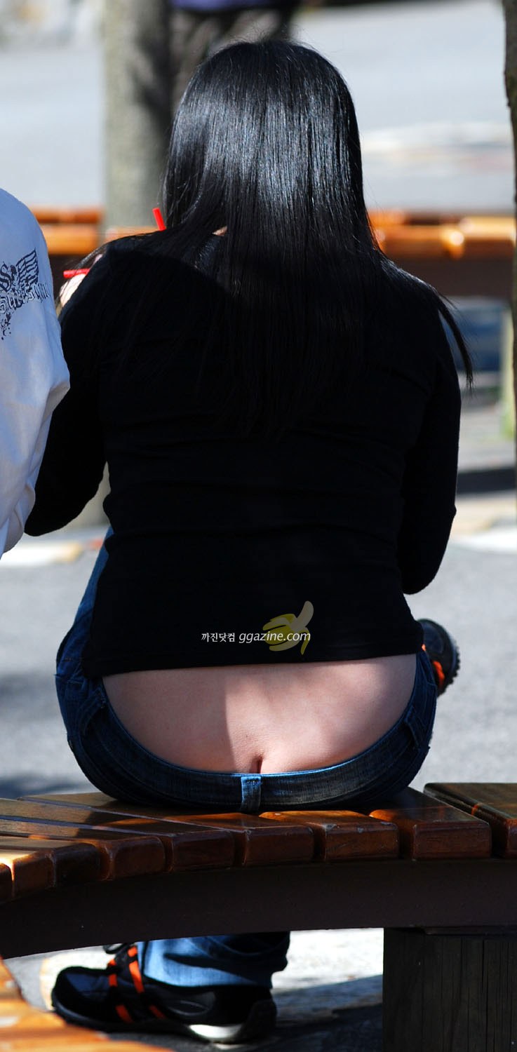 Looking thongs in women