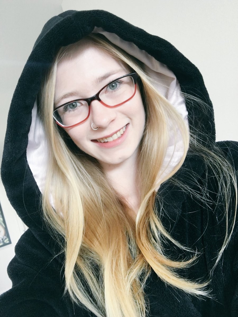 Laylacherrie known as _petit € nymphet_ Now