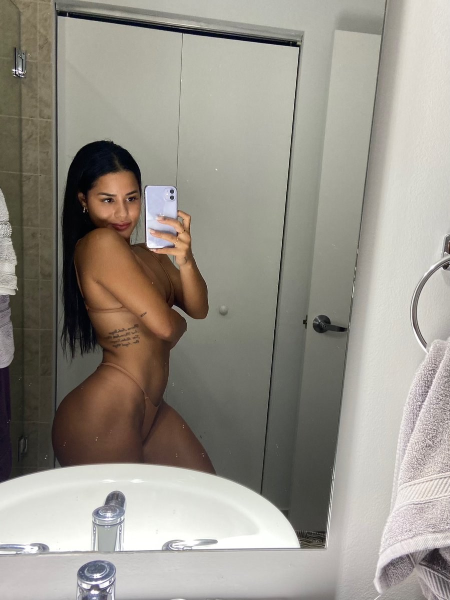 Katya Elise Henry (Katya Elise Henry) nude18 + naked drain