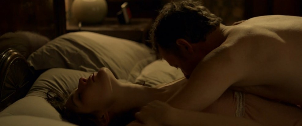 Lorin XXX porn actress in clothes