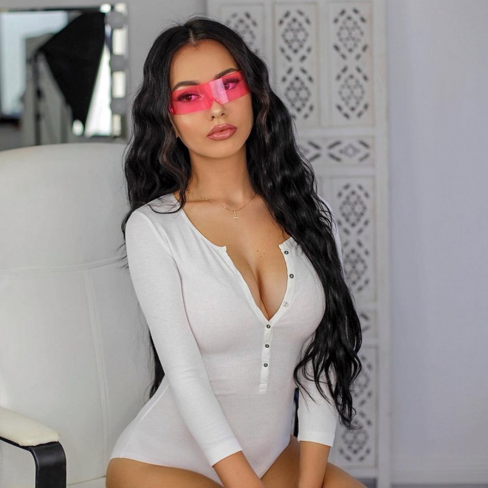 Macy brunette model naked