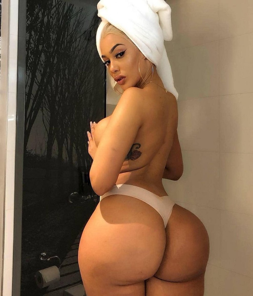 Pornofoto model Gabby Gavina