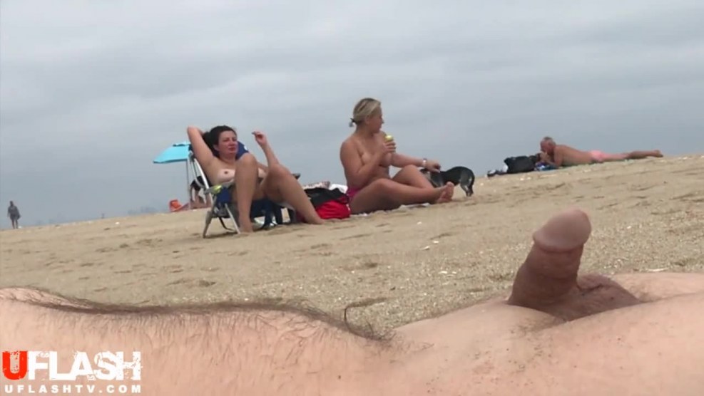 Excited to Be Seen by Women At the Moment of Ejaculation / Nudist Beach
