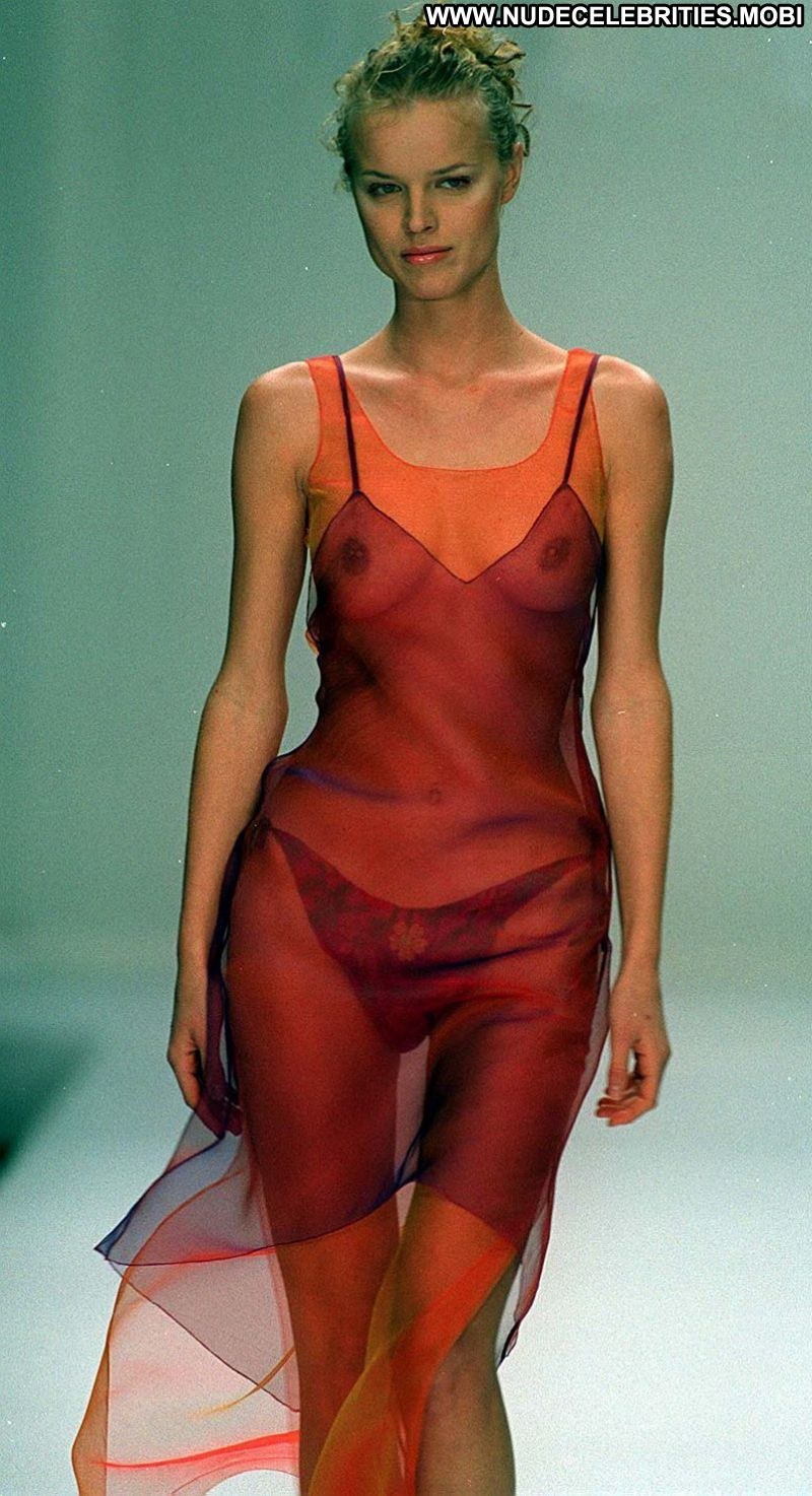 The model of Hergigova Naked