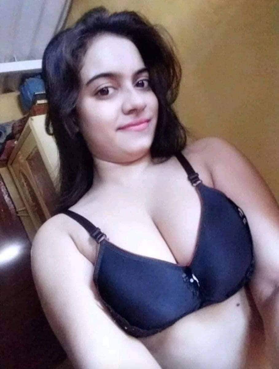 Indian Desi Bhabhi Found On Old SD Card - 70 PICs