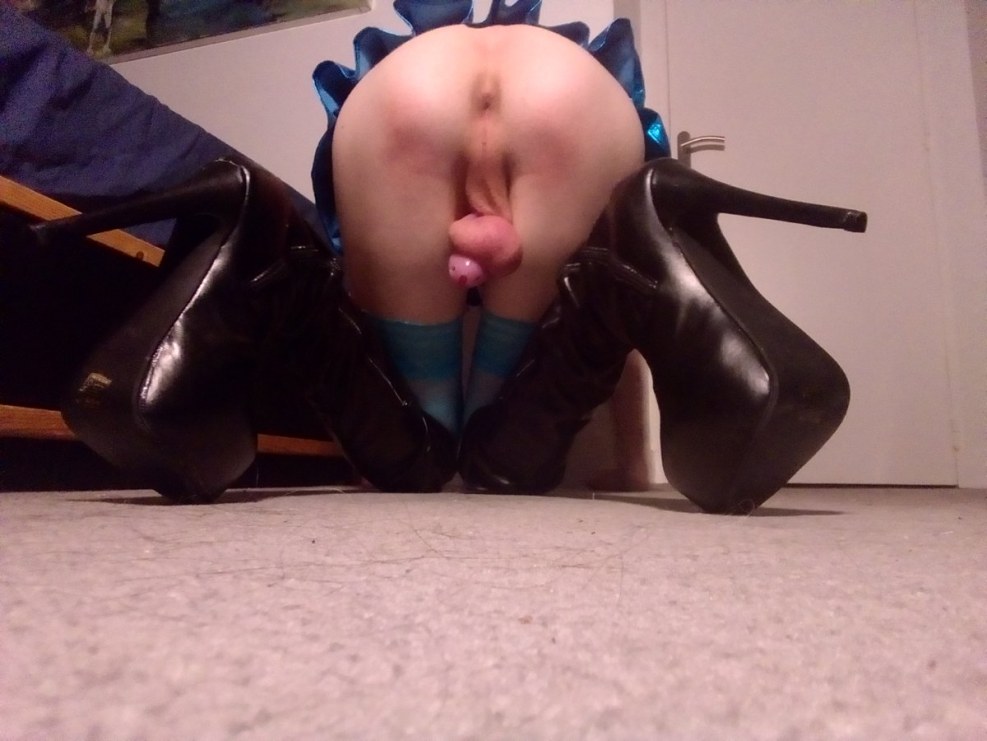 Famburg gets in the ass