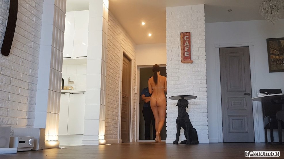 LetsDoeit - Pizza Delivery Guy Gets Lucky With His Favorite Pornstar