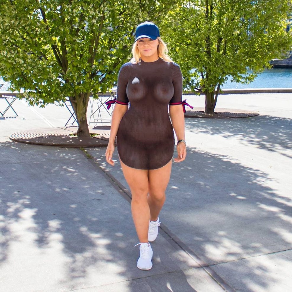 Miss Mia Sand Fit Naked