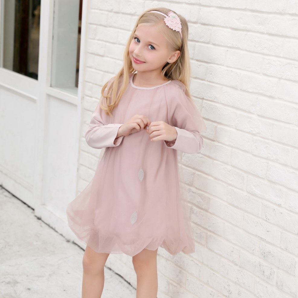 Chinese woman Aki Hoshino