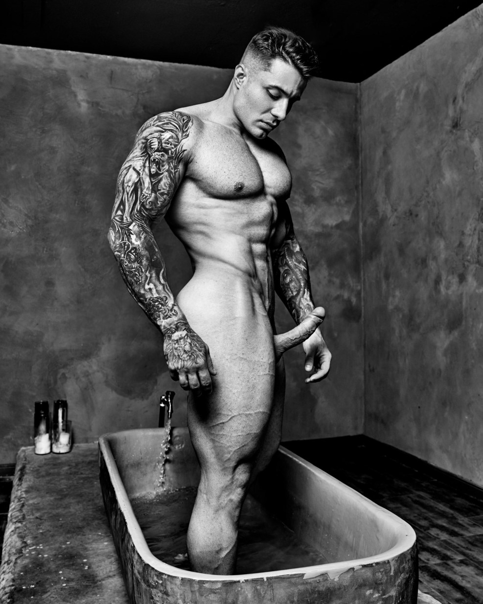 Naked maxim without panties