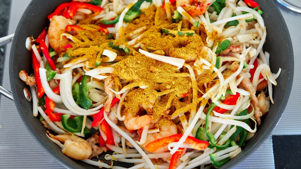 Chirataks with chicken and vegetables