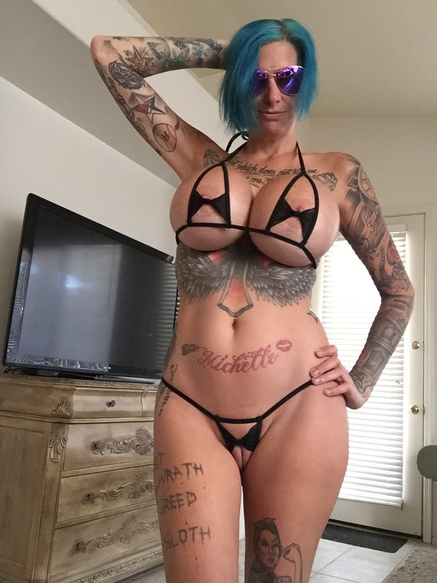 Big Tits Ariane Saint Amour